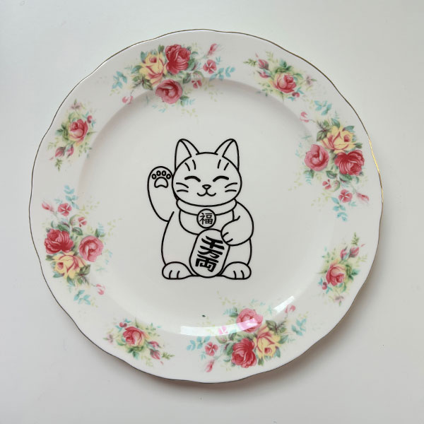 Wandteller Winkekatze