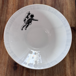 Schüssel Astronaut